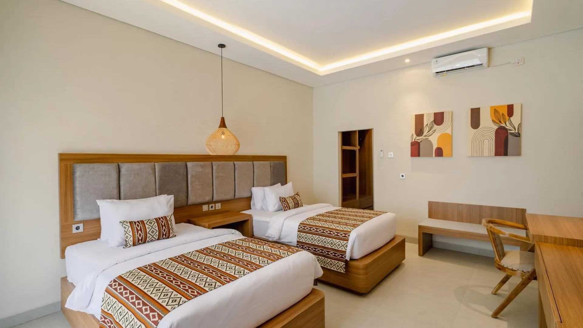 מלון קוטה לומבוק Casa Wina Kuta